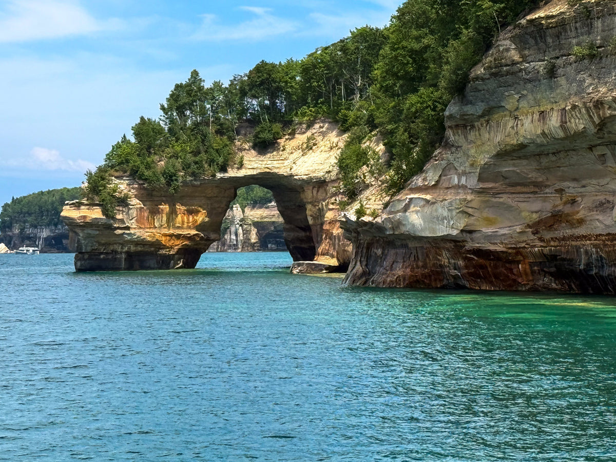 Pictured Rocks Boat Cruise: A Must-Do Scenic Adventure in Michigan – mi ...